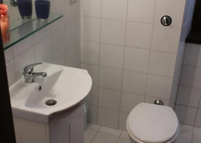 La Torre Di شقة Melezzole